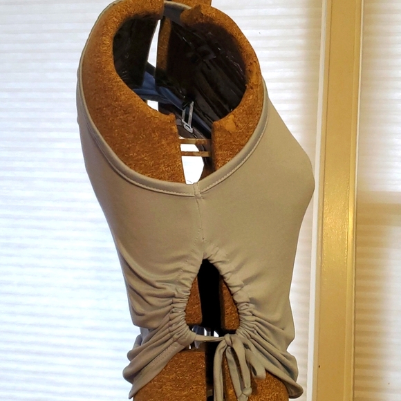 3/$25 Adjustable side tie crop top sz small - Picture 9 of 9